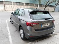 Usado Skoda Fabia Ambition 110 CV (80 kW) 2023 Gris / plata Utilitario