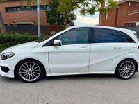 Usado Mercedes B200 136 CV (100 kW) 2018 Blanco Monovolumen