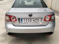 Usado VW Jetta Trendline 105 CV (77 kW) 2008 Gris / plata Berlina