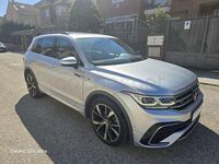 Usado VW Tiguan R-line 150 CV (110 kW) 2022 Gris / plata SUV