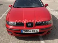 Usado Seat Leon 110 CV (80 kW) 2005 Rojo Utilitario