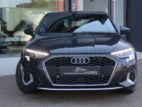 Usado Audi A3 Advanced Plus 110 CV (80 kW) 2022 Gris / plata Berlina