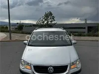Usado VW Touran Highline 140 CV (102 kW) 2007 Gris / plata Monovolumen