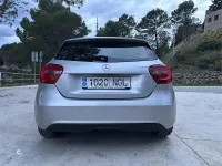 Usado Mercedes A180 Style 122 CV (89 kW) 2014 Gris / plata Utilitario