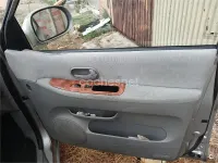 Usado Kia Carnival EX 144 CV (105 kW) 2004 Gris / plata Monovolumen