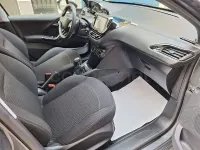 Usado Peugeot 208 Style 82 CV (60 kW) 2017 Gris / plata Utilitario