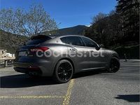 Usado Maserati Levante 430 CV (316 kW) 2019 Gris / plata SUV