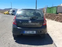 Usado Dacia Sandero Ambiance 75 CV (55 kW) 2011 Negro Berlina