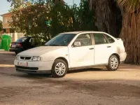 Usado Seat Cordoba 90 CV (66 kW) 1998 Blanco Utilitario
