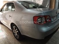 Usado VW Jetta Edition 105 CV (77 kW) 2009 Gris / plata Berlina