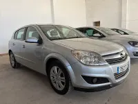 Usado Opel Astra Edition 110 CV (80 kW) 2009 Gris / plata Berlina