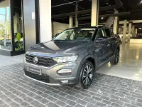 Usado VW T-Roc Advance 150 CV (110 kW) 2022 Gris / plata SUV