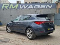 Usado Seat Leon Style 130 CV (95 kW) 2023 Gris / plata Berlina