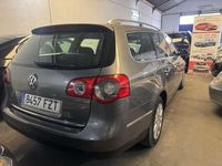 Usado VW Passat Advance 140 CV (102 kW) 2009 Gris / plata Familiar