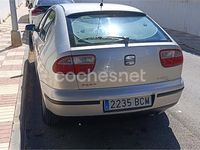 Usado Seat Leon 110 CV (80 kW) 2000 Gris / plata Utilitario