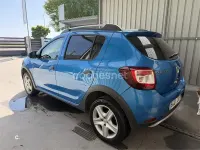 Usado Dacia Sandero Stepway 90 CV (66 kW) 2015 Azul Berlina