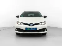 Usado Toyota Auris Hybrid 136 CV (100 kW) 2017 Blanco Berlina
