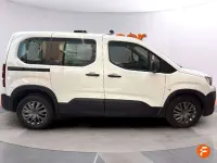 Usado Peugeot Rifter Allure 100 CV (73 kW) 2022 Blanco Monovolumen