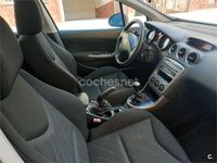 Usado Peugeot 308 Access 92 CV (67 kW) 2012 Blanco Berlina