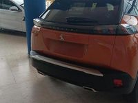 Usado Peugeot 2008 Allure 131 CV (96 kW) 2023 Orange fusion cmetalzadoe SUV