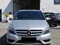 Usado Mercedes B180 109 CV (80 kW) 2012 Gris / plata Monovolumen