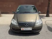 Usado Mercedes A180 Elegance 109 CV (80 kW) 2011 Beige Utilitario