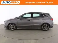 Usado Mercedes B180 AMG line 116 CV (85 kW) 2022 Gris Utilitario