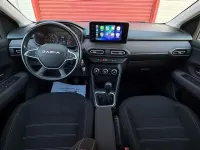 Usado Dacia Sandero Expression 91 CV (66 kW) 2023 Gris Utilitario