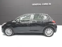 Usado Peugeot 208 GT-line 110 CV (80 kW) 2018 Negro Utilitario