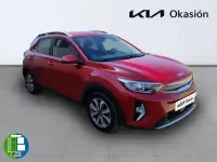 Usado Kia Stonic 120 CV (88 kW) 2022 Rojo SUV