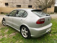 Usado Seat Leon Sport 150 CV (110 kW) 2002 Gris / plata Utilitario