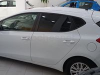 Usado Kia Ceed GT 90 HP (66 kW) 2015 Branco Sedan