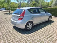 Usado Hyundai i30 Comfort 109 CV (80 kW) 2010 Gris / plata Berlina