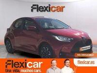Usado Toyota Yaris Hybrid Active 116 CV (85 kW) 2023 Rojo Berlina