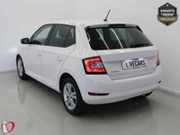 Usado Skoda Fabia Ambition 95 CV (69 kW) 2021 Blanco Berlina