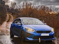 Usado Kia Ceed 100 CV (73 kW) 2019 Azul Utilitario