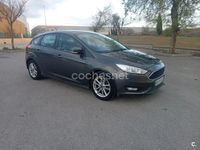 Usado Ford Focus Trend 125 CV (91 kW) 2018 Gris / plata Berlina