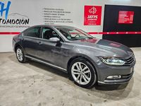 Usado VW Passat Sportline 150 CV (110 kW) 2017 Gris / plata Berlina