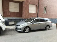 Usado Toyota Auris Live 124 CV (91 kW) 2014 Gris / plata Familiar