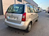 Usado Fiat Idea Active 95 CV (69 kW) 2005 Gris / plata Monovolumen