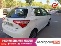 Usado Toyota Yaris Hybrid Active 100 CV (73 kW) 2019 Blanco Utilitario