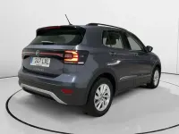 Usado VW T-Cross Advance 110 CV (80 kW) 2022 Gris SUV