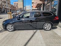 Usado Peugeot 308 SW Business-Line 120 CV (88 kW) 2017 Negro Familiar