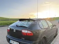 Usado Seat Leon 90 CV (66 kW) 2003 Negro Utilitario