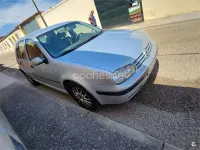 Usado VW Golf IV Highline 115 CV (84 kW) 2001 Gris / plata Berlina