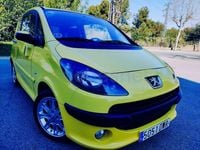 Usado Peugeot 1007 70 CV (51 kW) 2006 Amarillo Monovolumen