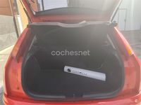 Usado Ford Focus Trend 100 CV (73 kW) 2002 Rojo Berlina