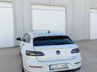 Usado VW Arteon R-line 218 CV (160 kW) 2021 Gris / plata Familiar