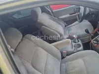 Usado Kia Carnival EX 144 CV (105 kW) 2004 Gris / plata Monovolumen