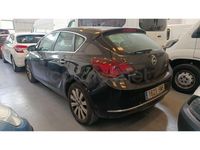 Używany Opel Astra Excellence 130 KM (95 kW) 2012 Czarny Sedan/Limuzyna